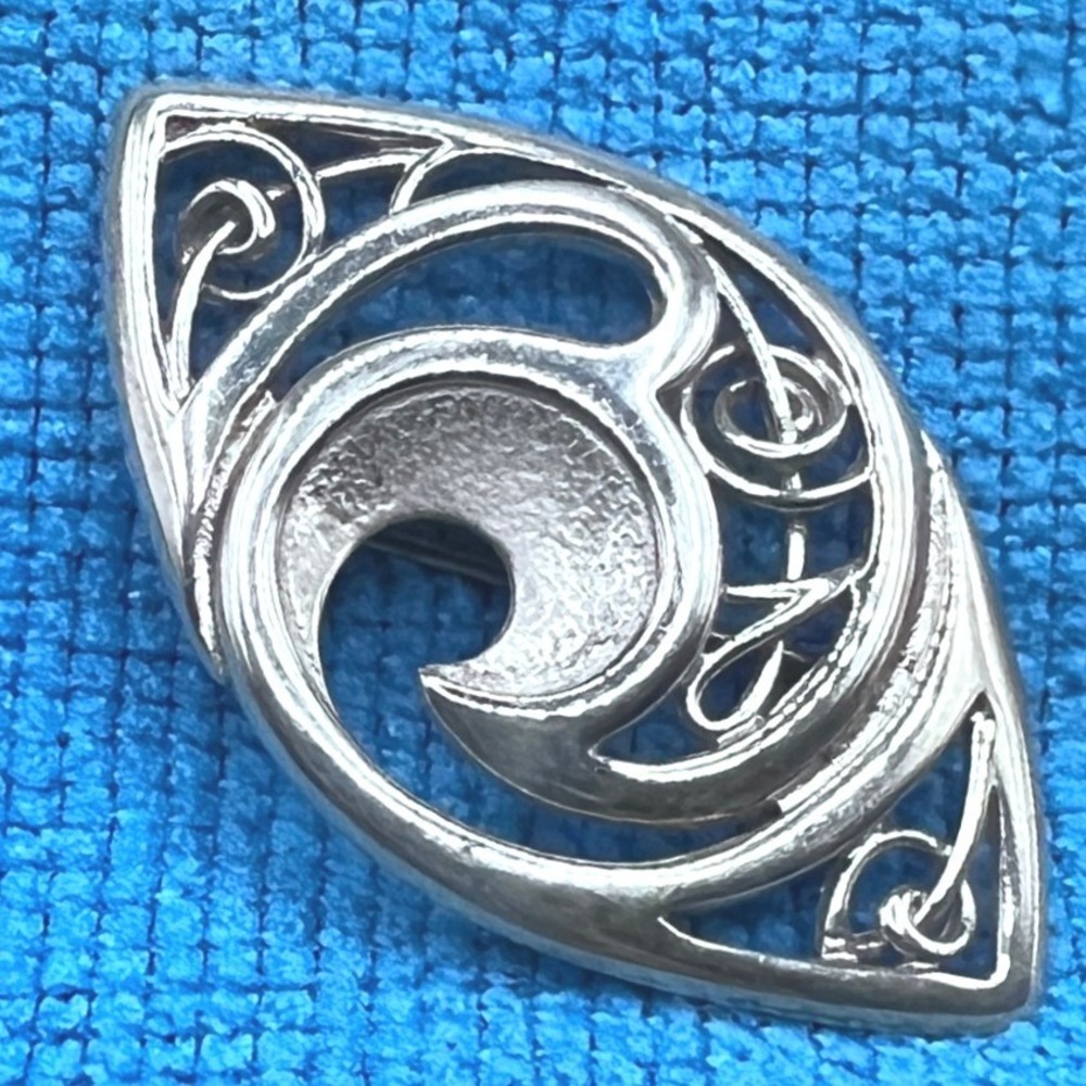 Ola Gorie Evie Silver Celtic Brooch Waves Made in UK Signed 11g‎ 2X1"